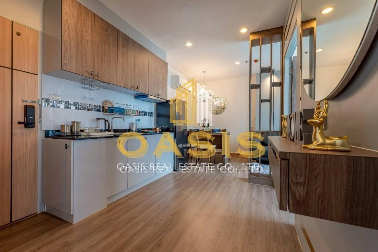 The Twin Tower Jomtien Beach, Pattaya High Floor Condo for Sale