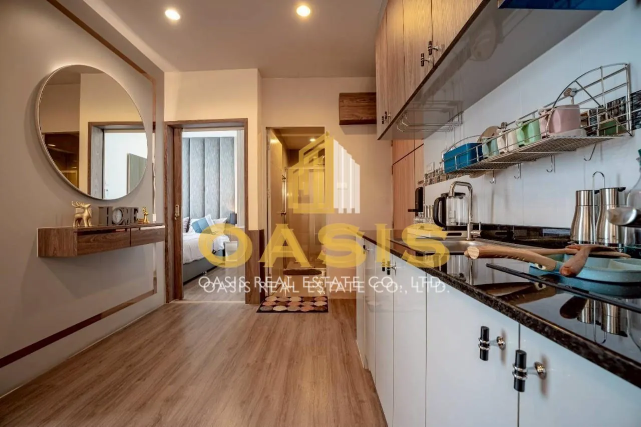The Twin Tower Jomtien Beach, Pattaya High Floor Condo for Sale