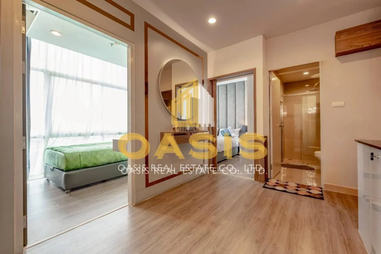 The Twin Tower Jomtien Beach, Pattaya High Floor Condo for Sale