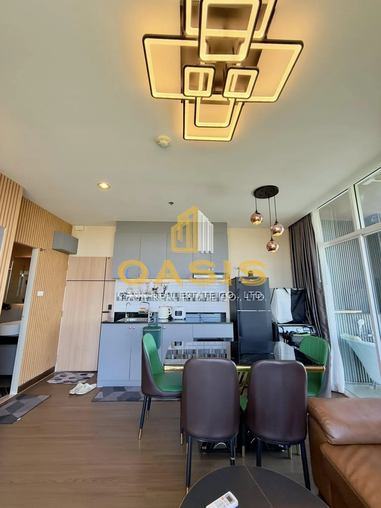 The Twin Tower Jomtien Condo for Sale & Rent