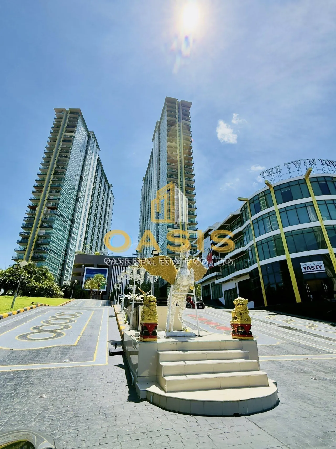 The Twin Tower Jomtien Condo for Sale & Rent