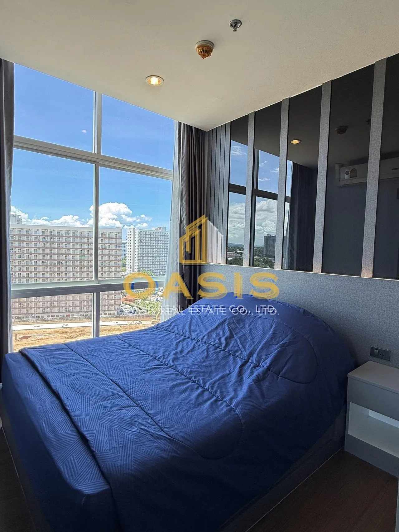 The Twin Tower Jomtien Condo for Sale & Rent