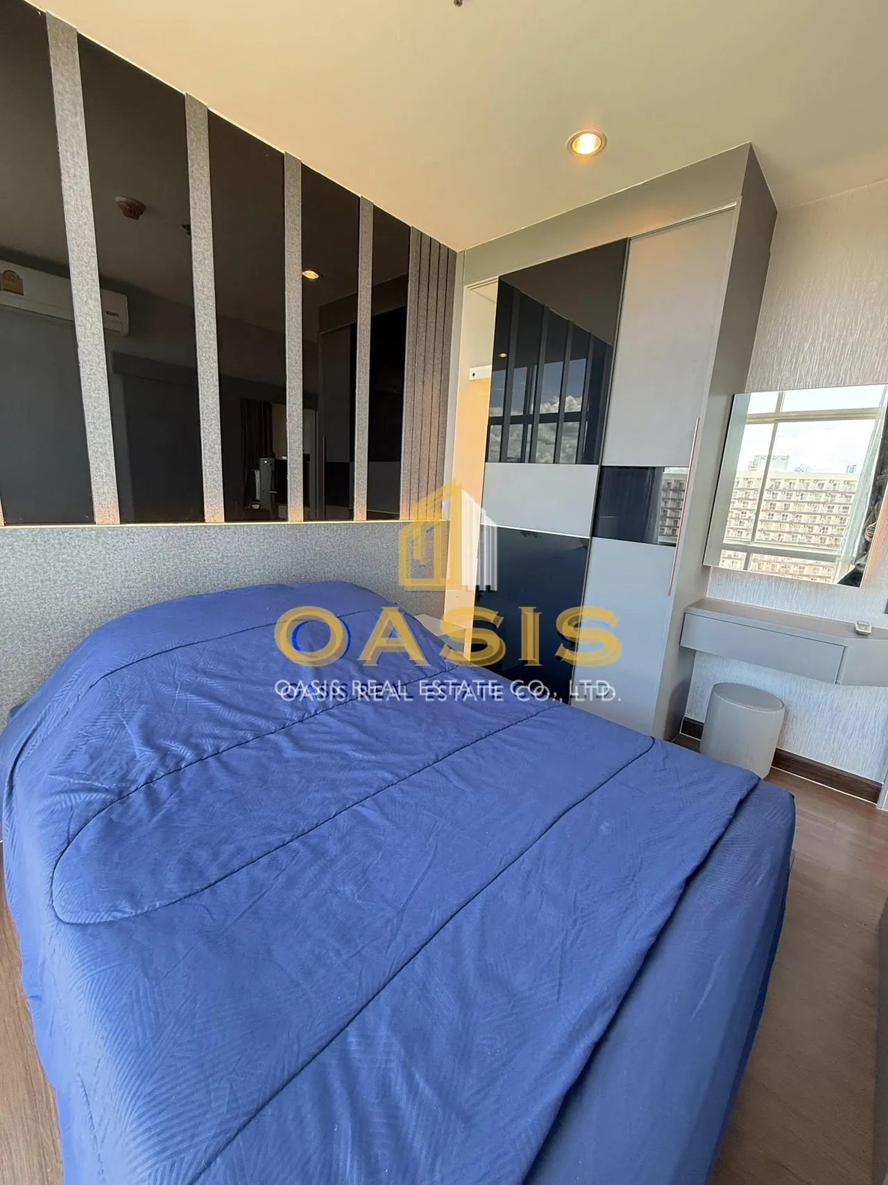 The Twin Tower Jomtien Condo for Sale & Rent