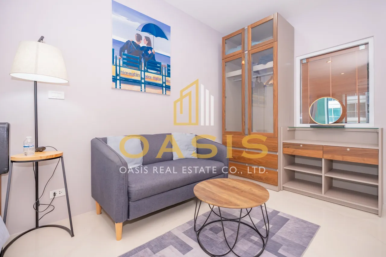 Luxurious Studio for Rent at Diamond Suites Condominium
