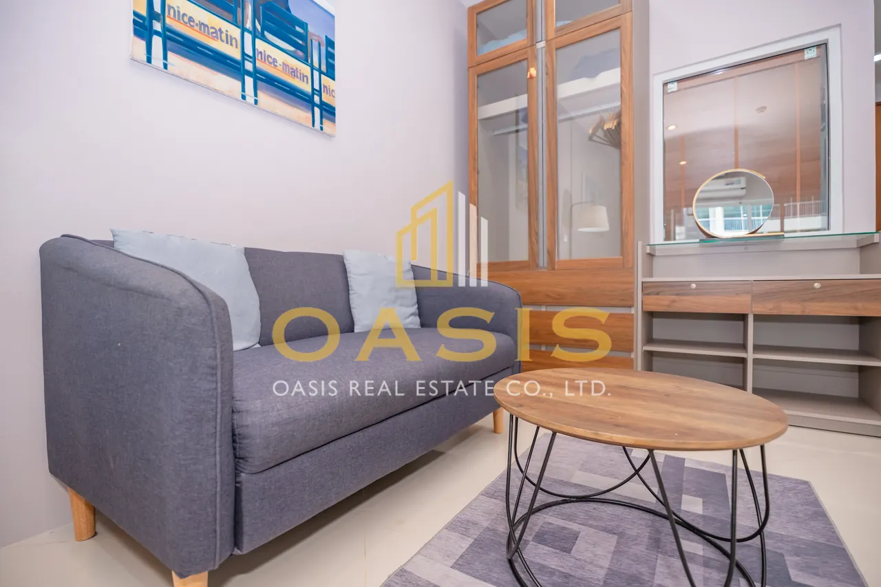 Luxurious Studio for Rent at Diamond Suites Condominium