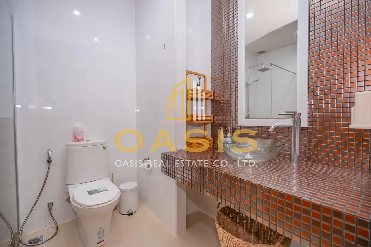 Luxurious Studio for Rent at Diamond Suites Condominium