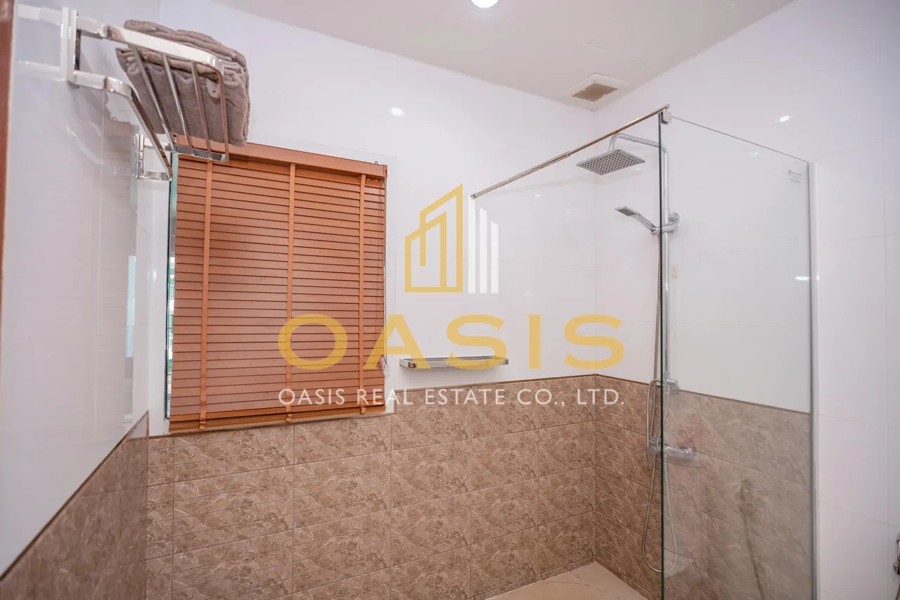 Luxurious Studio for Rent at Diamond Suites Condominium