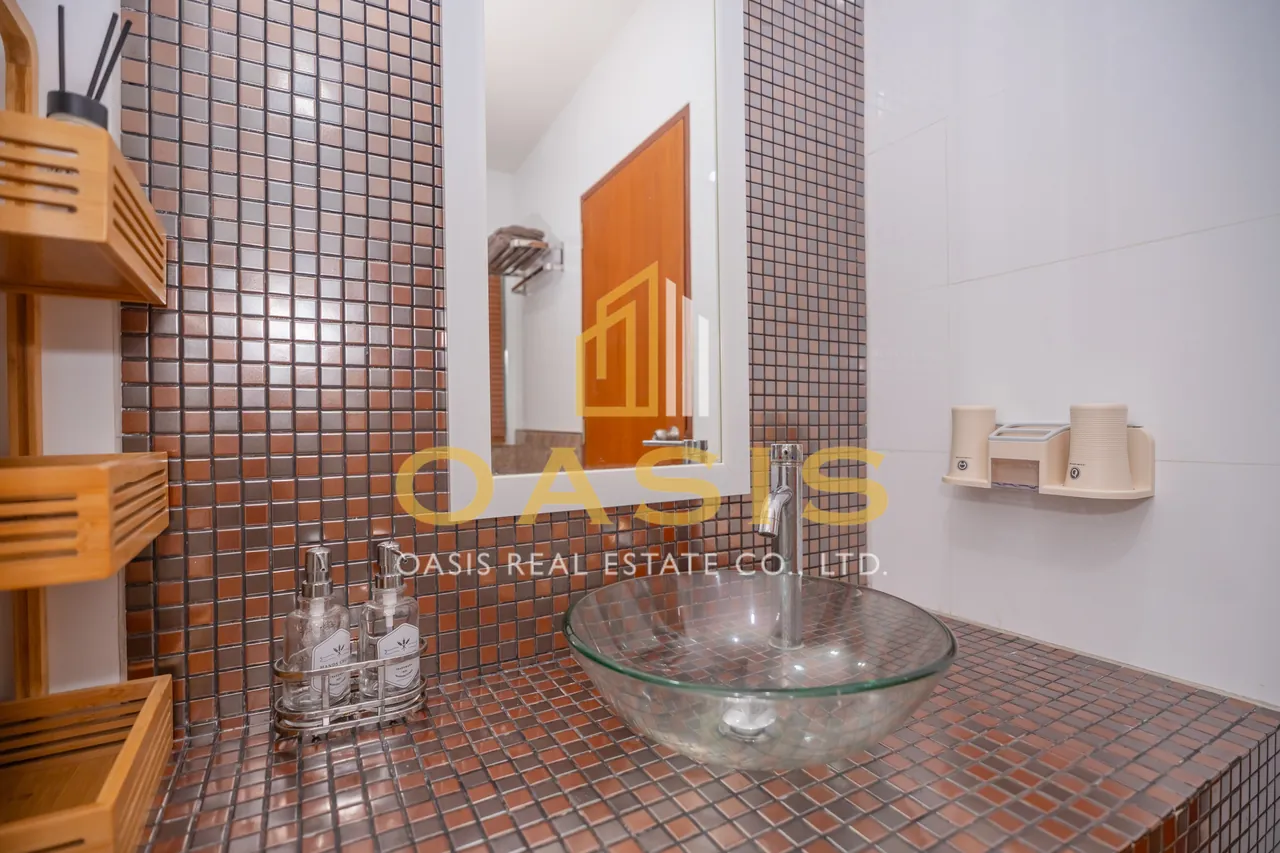 Luxurious Studio for Rent at Diamond Suites Condominium