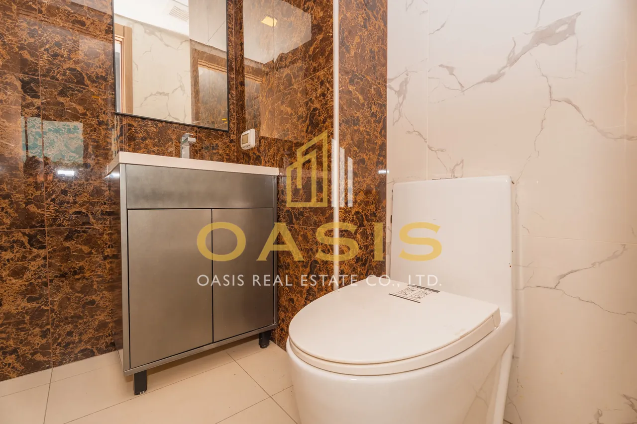Arcadia Beach Continental 2 Bedroom Condo for Sale