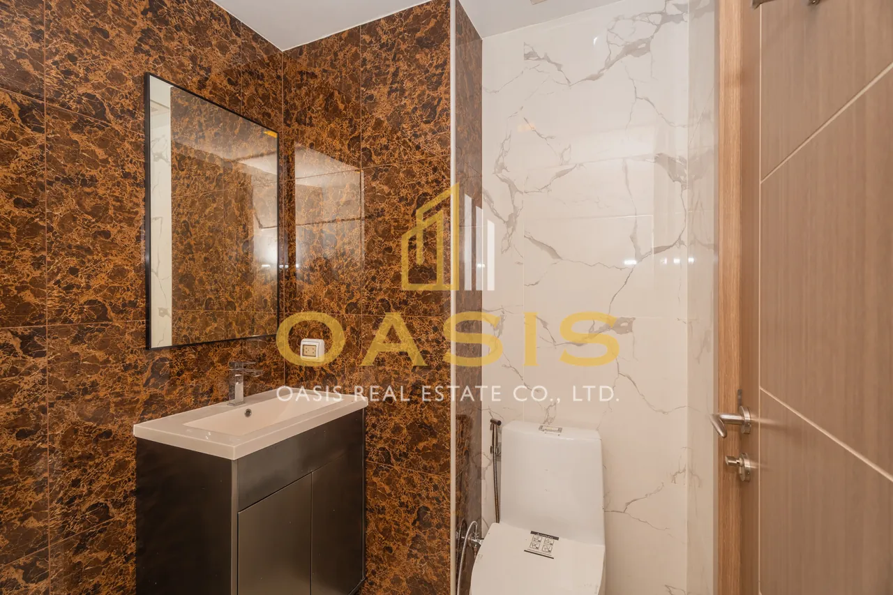 Arcadia Beach Continental 2 Bedroom Condo for Sale