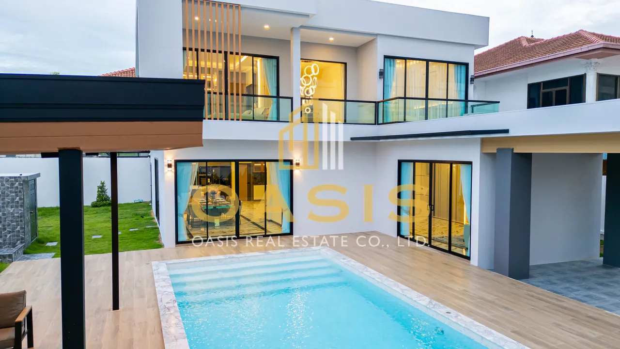 A beautifully renovated 2-storey home for Sale