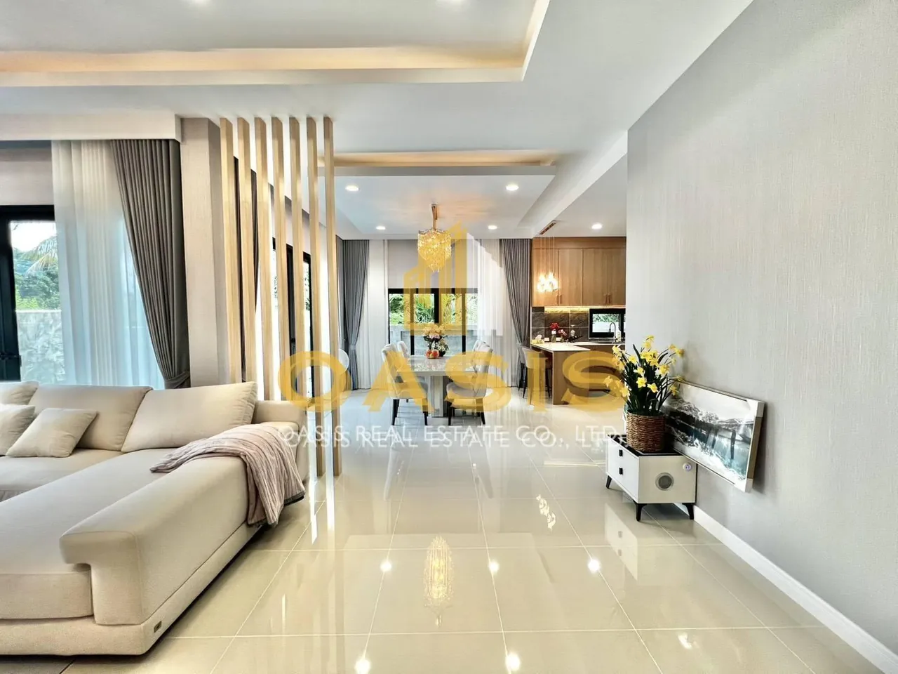 Luxury Modern Pool Villa in Huay Yai For sale