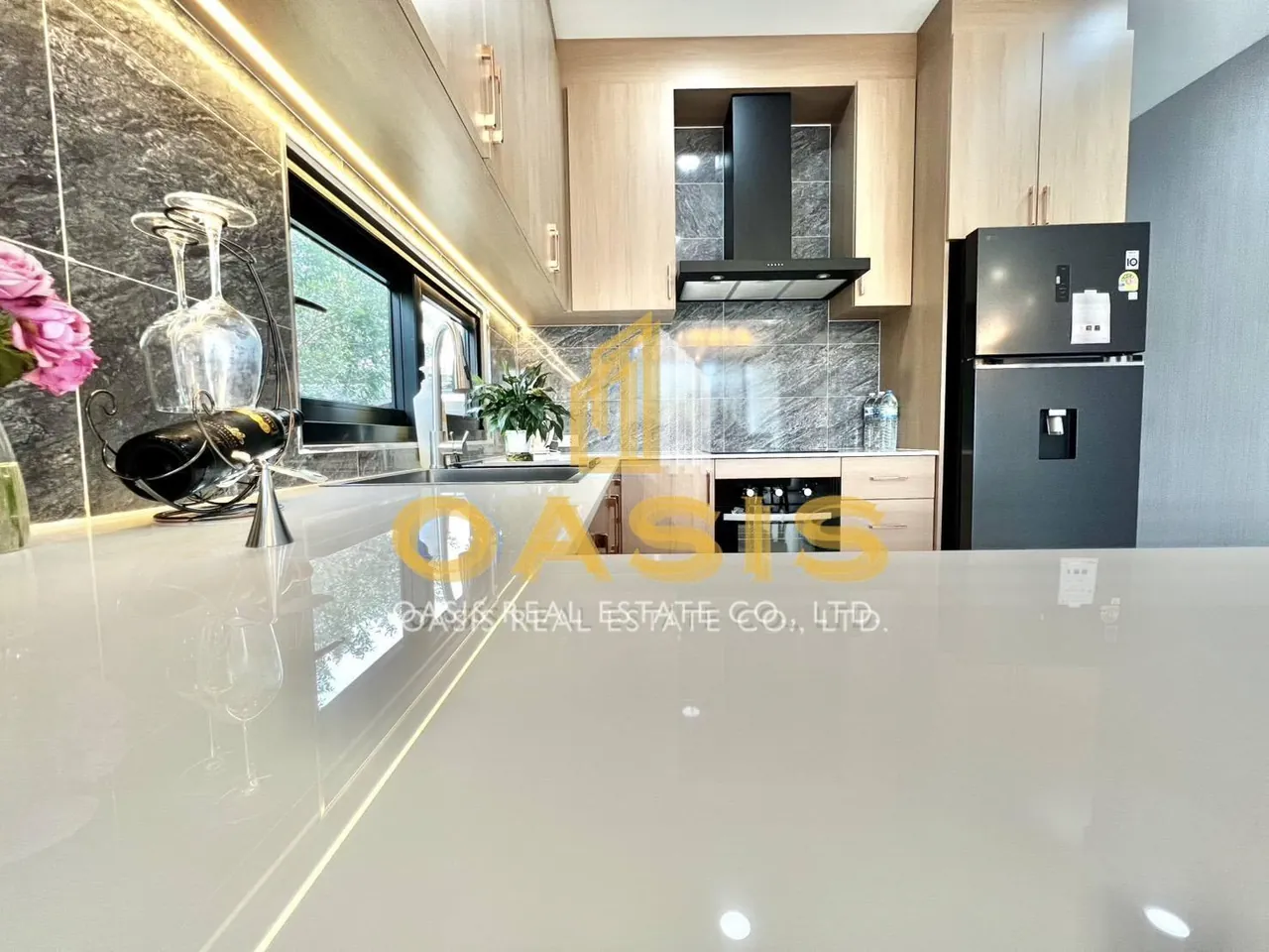 Luxury Modern Pool Villa in Huay Yai For sale