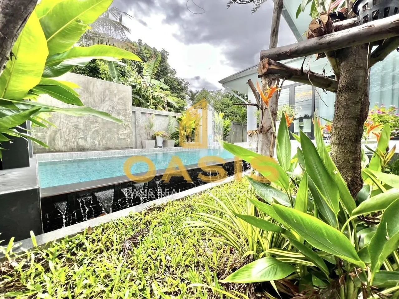 Luxury Modern Pool Villa in Huay Yai For sale