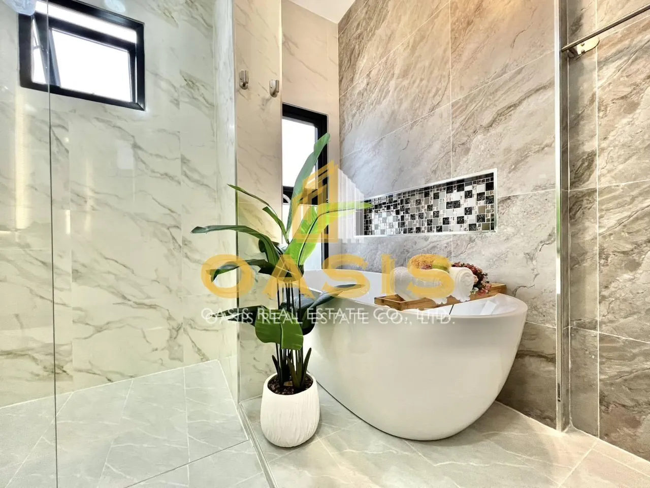 Luxury Modern Pool Villa in Huay Yai For sale