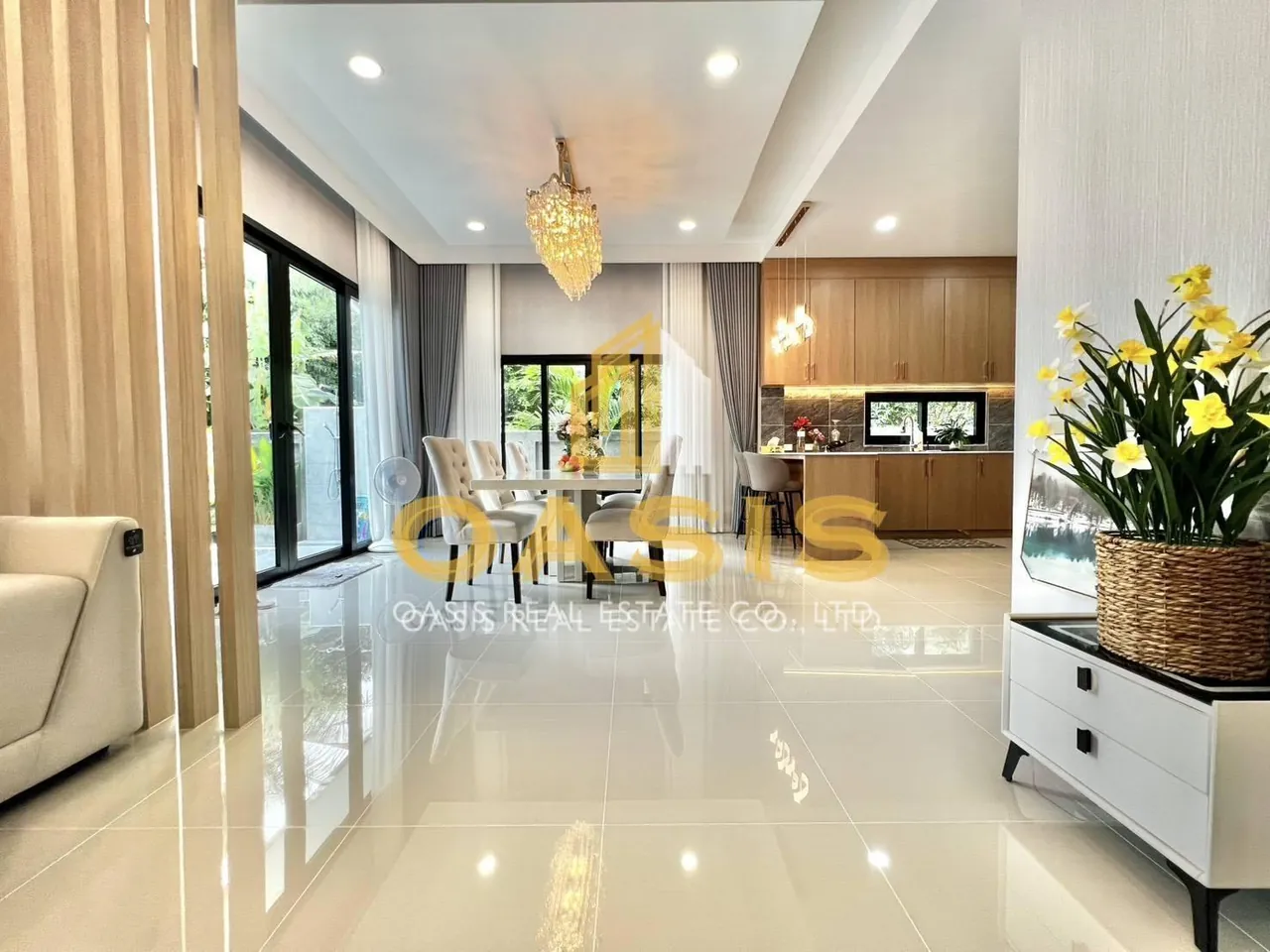 Luxury Modern Pool Villa in Huay Yai For sale