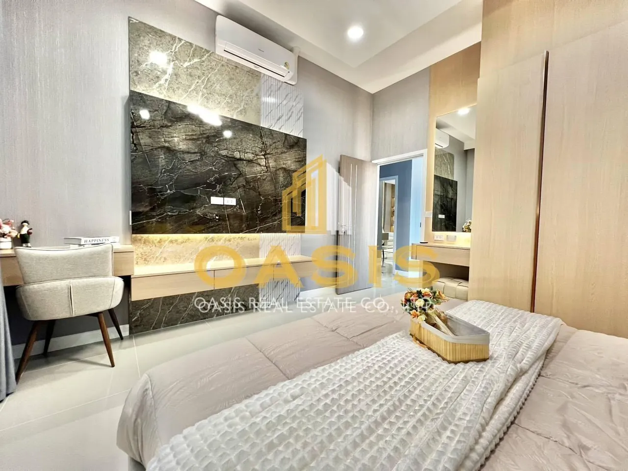 Luxury Modern Pool Villa in Huay Yai For sale