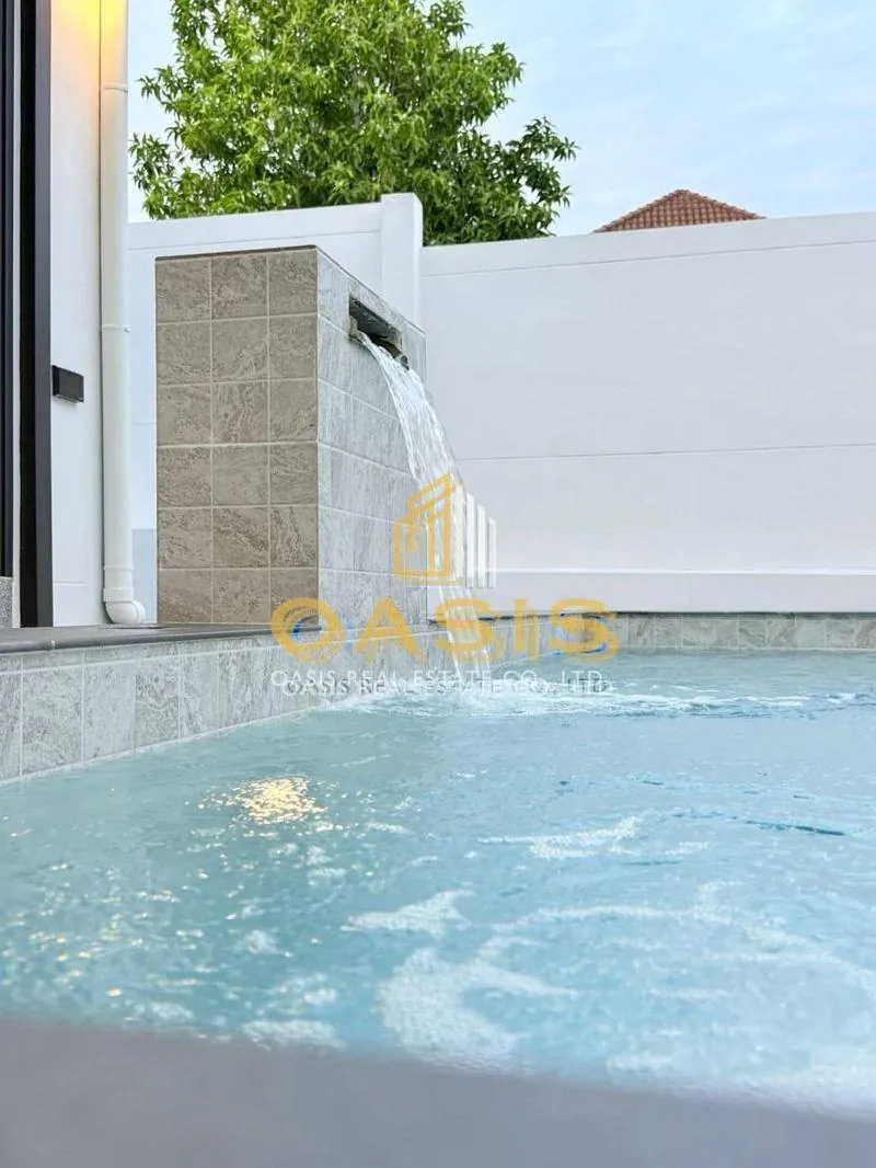 Brand new single-storey modern pool villa for sale