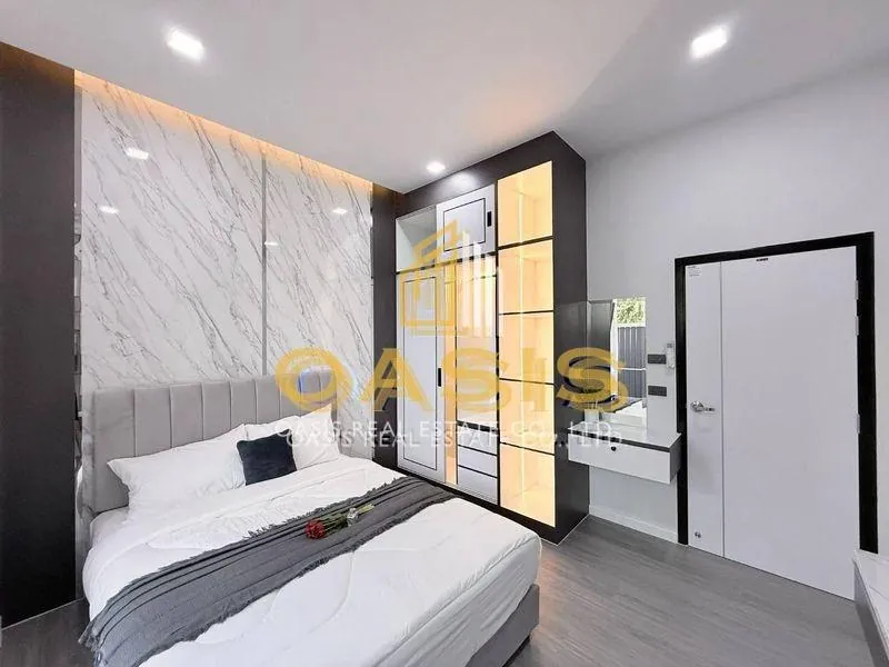 Brand new single-storey modern pool villa for sale