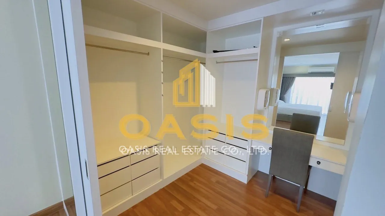 Well designed family home for sale in Baan Pruksa Nara