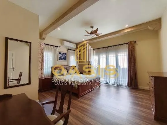 Luxury Tuscany-Style House with Private Pool for Rent – Silk Road Place