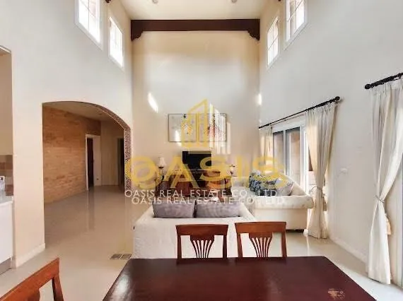 Luxury Tuscany-Style House with Private Pool for Rent – Silk Road Place
