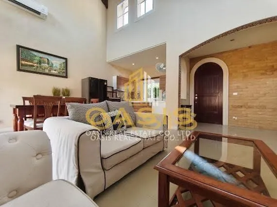 Luxury Tuscany-Style House with Private Pool for Rent – Silk Road Place