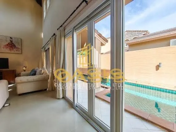 Luxury Tuscany-Style House with Private Pool for Rent – Silk Road Place