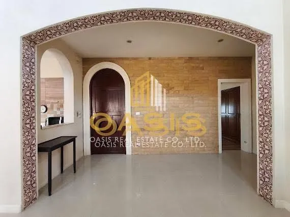 Luxury Tuscany-Style House with Private Pool for Rent – Silk Road Place