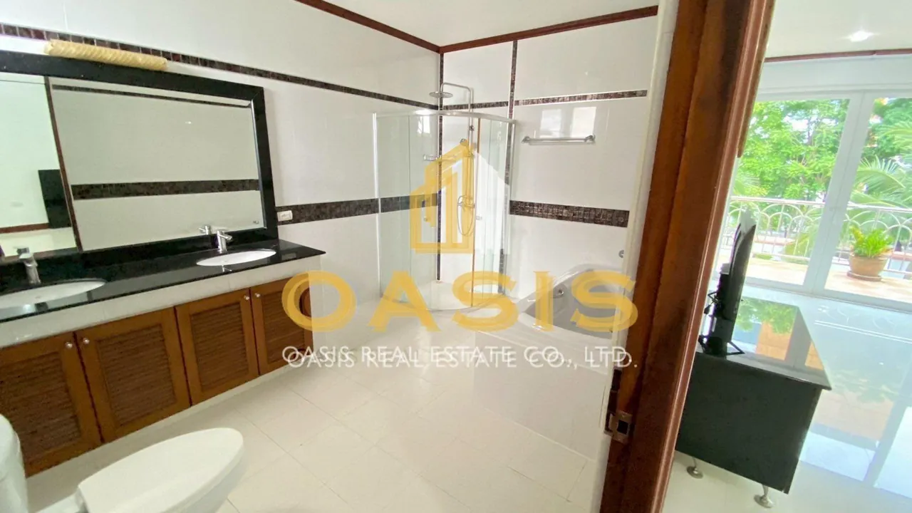 Exclusive 3-Storey Pool Villa for Rent, Just 20m from Jomtien Beach