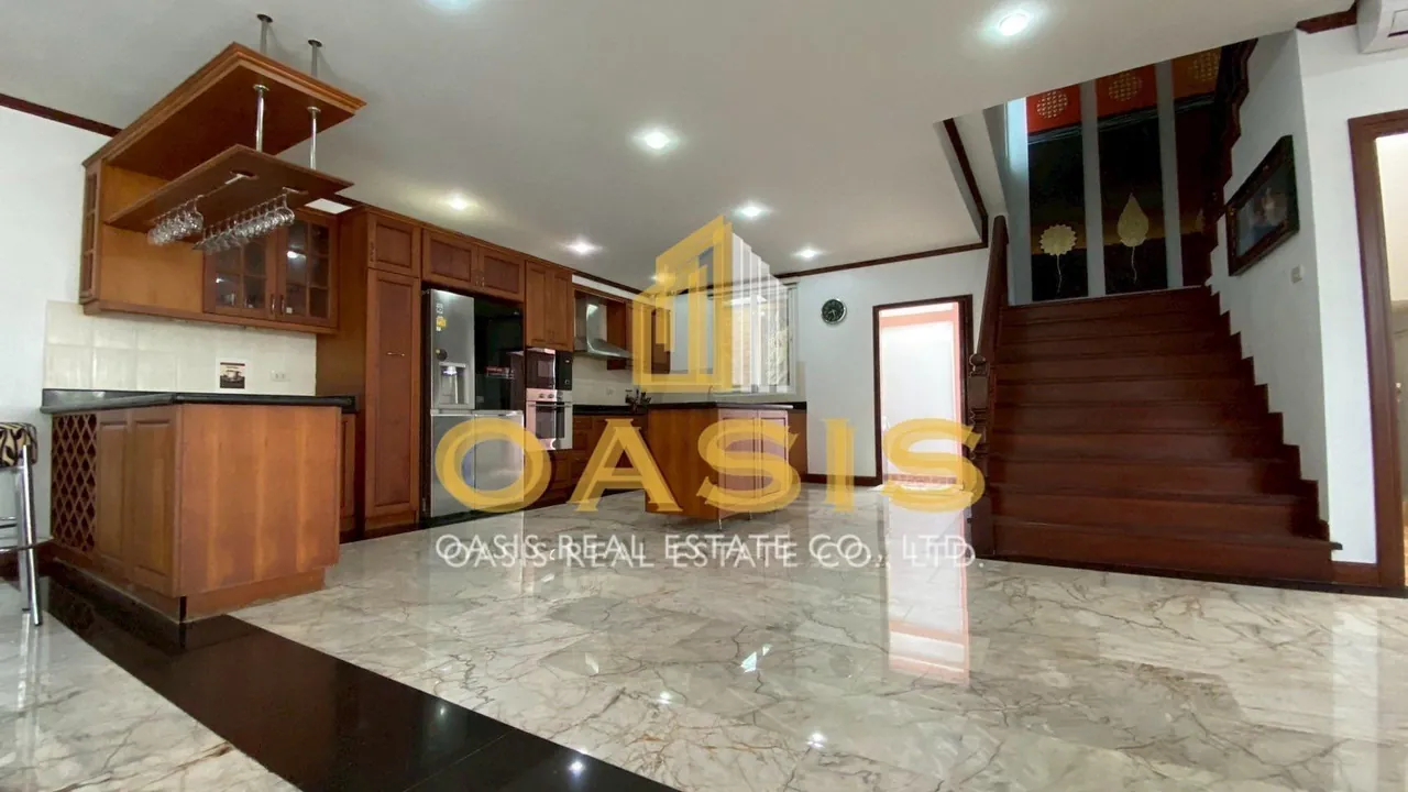 Exclusive 3-Storey Pool Villa for Rent, Just 20m from Jomtien Beach