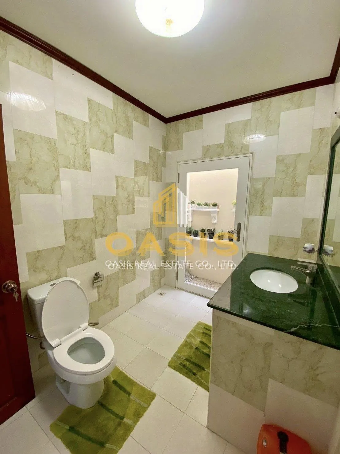 Exclusive 3-Storey Pool Villa for Rent, Just 20m from Jomtien Beach