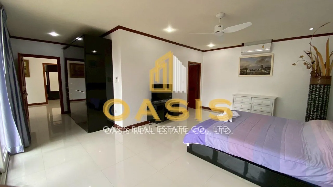 Exclusive 3-Storey Pool Villa for Rent, Just 20m from Jomtien Beach