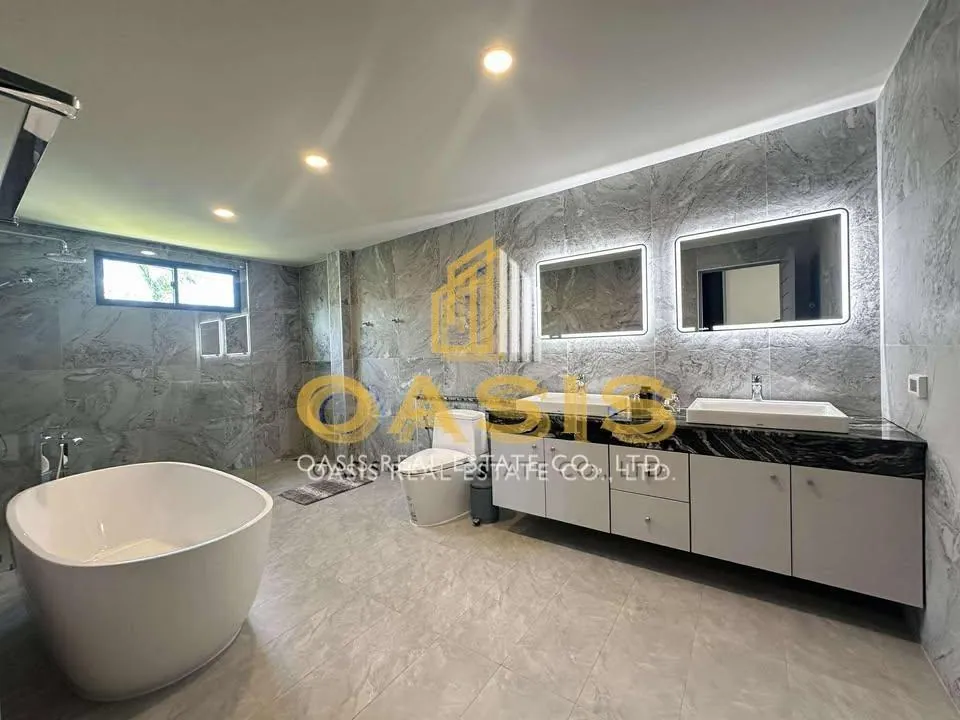 Luxury Pool Villa for Sale in Huay Yai