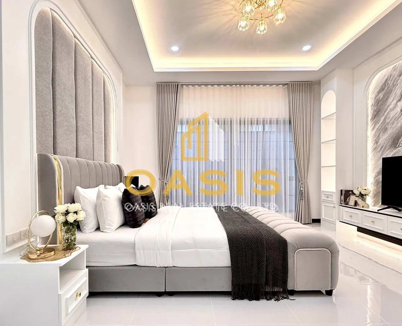 Modern 4 Bedroom Pool Villa For Sale in Huay Yai