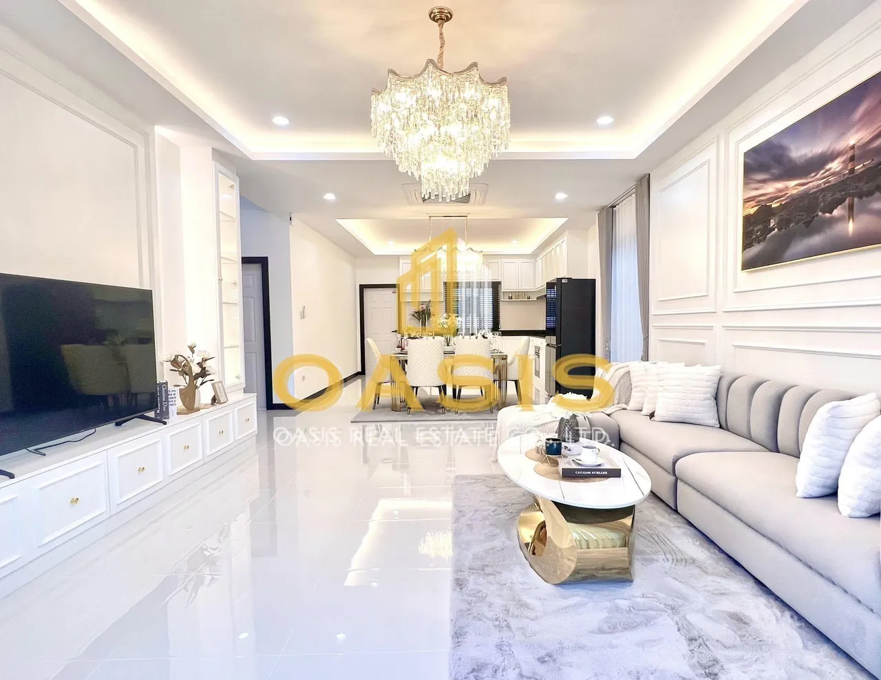 Modern 4 Bedroom Pool Villa For Sale in Huay Yai