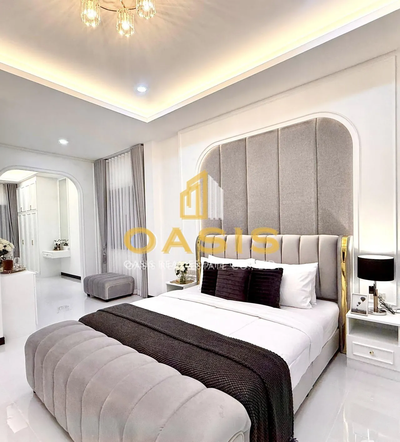 Modern 4 Bedroom Pool Villa For Sale in Huay Yai