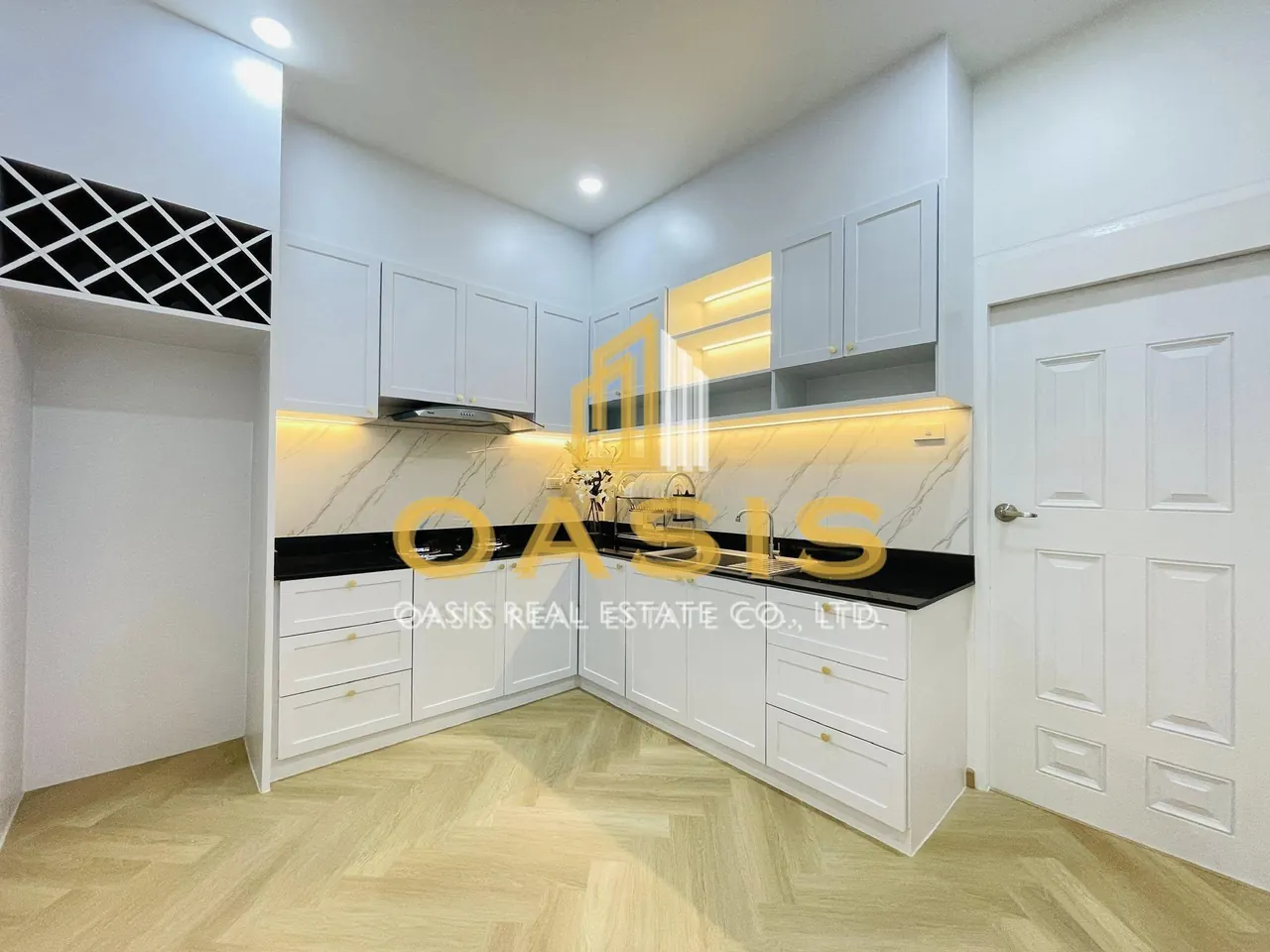 Exclusive Luxury Home Corner Plot for Sale