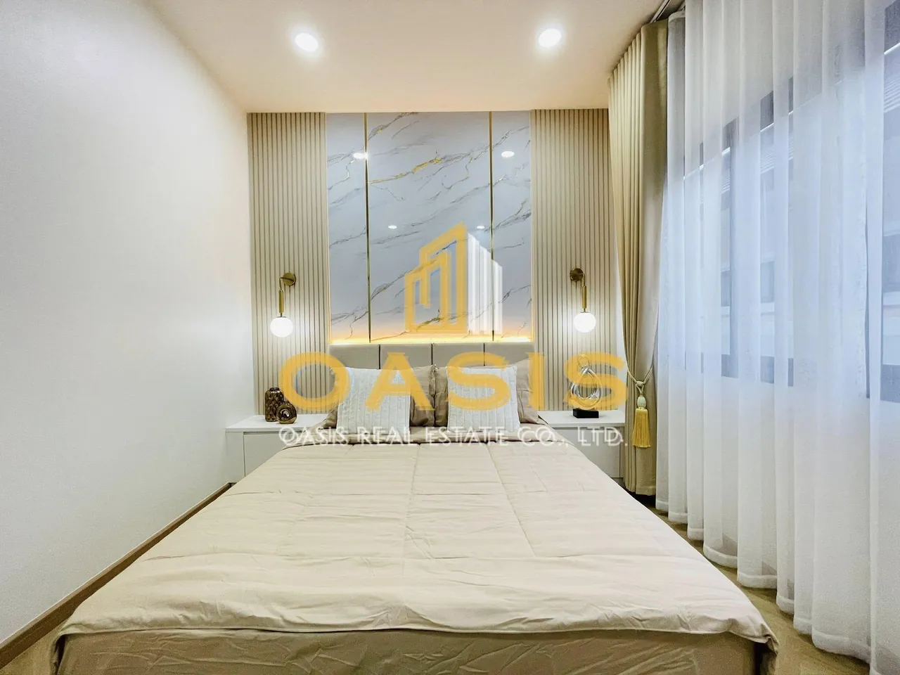 Exclusive Luxury Home Corner Plot for Sale