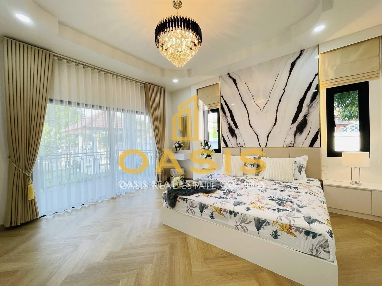 Exclusive Luxury Home Corner Plot for Sale