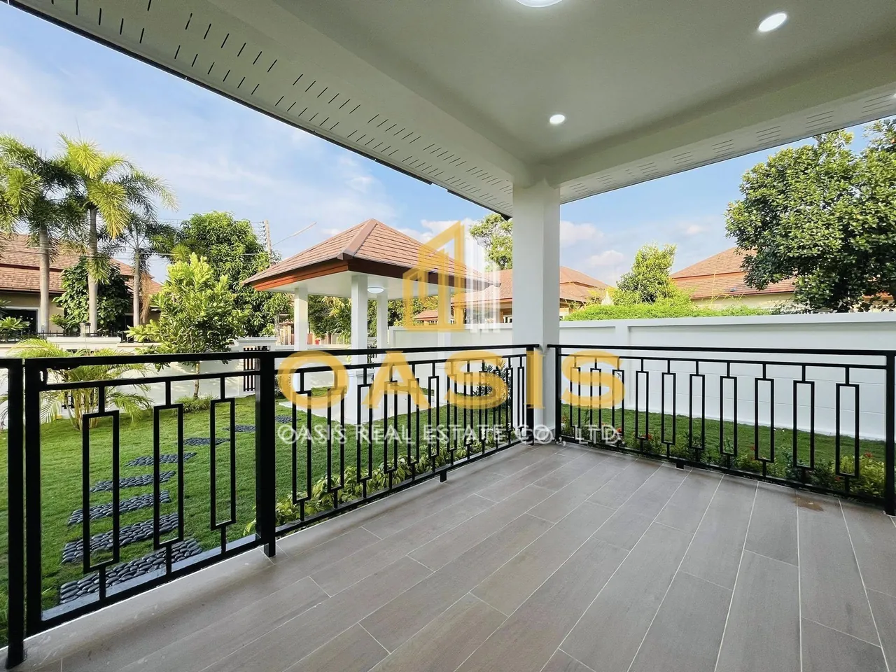 Exclusive Luxury Home Corner Plot for Sale