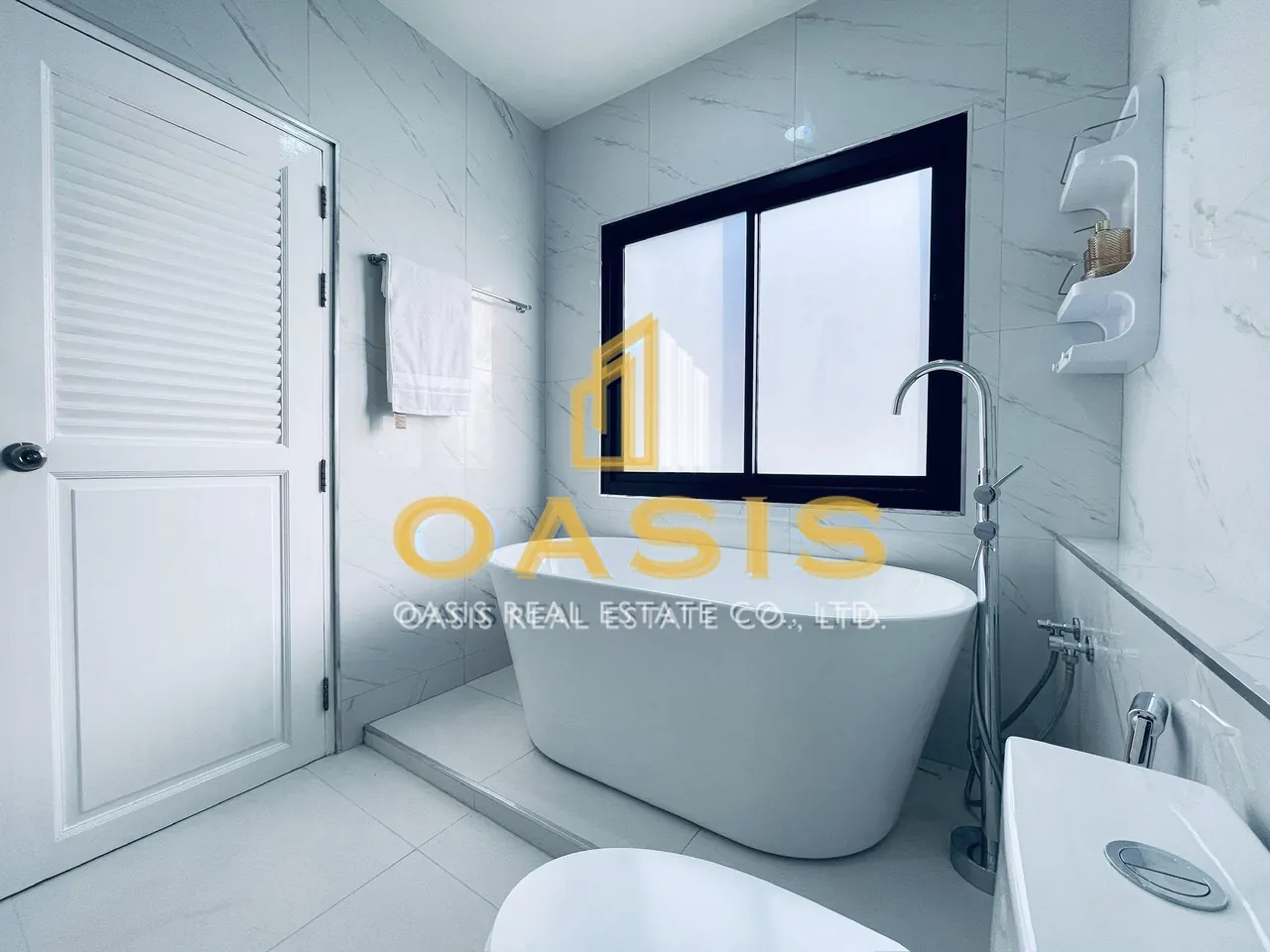 Exclusive Luxury Home Corner Plot for Sale