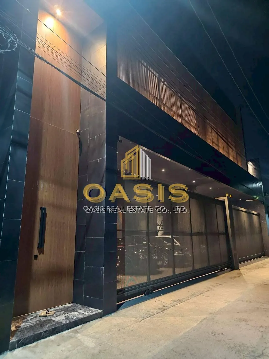 Black & Wood Residence – Modern Luxury Classic Masterpiece for Sale