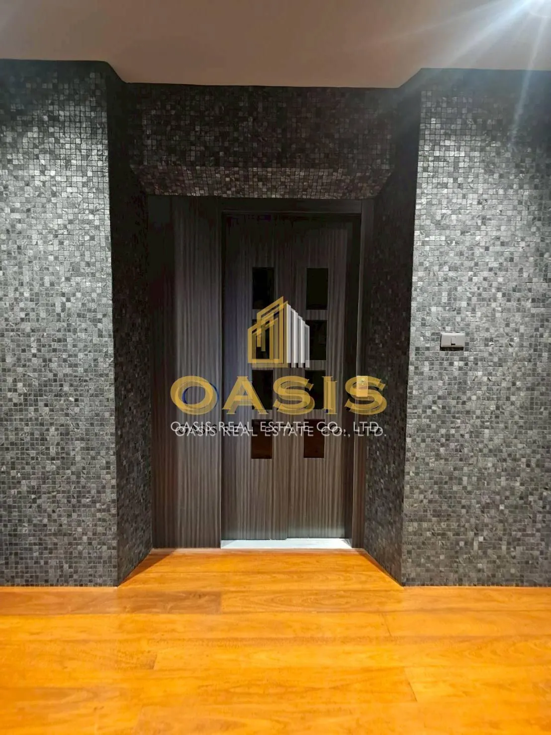 Black & Wood Residence – Modern Luxury Classic Masterpiece for Sale