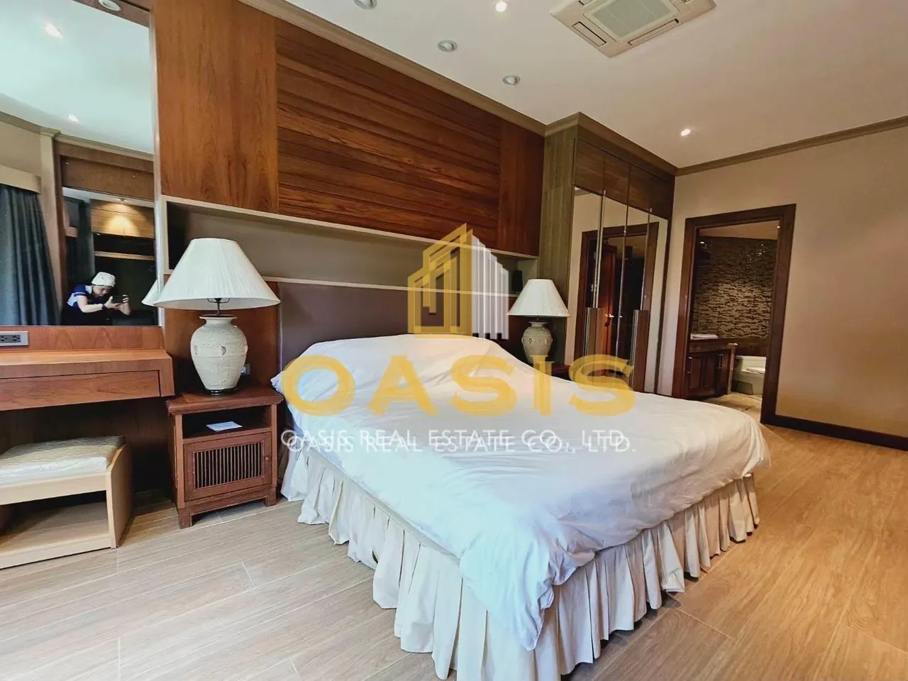Beachfront Ground Floor Unit Baan Somprasong for Sale and Rent