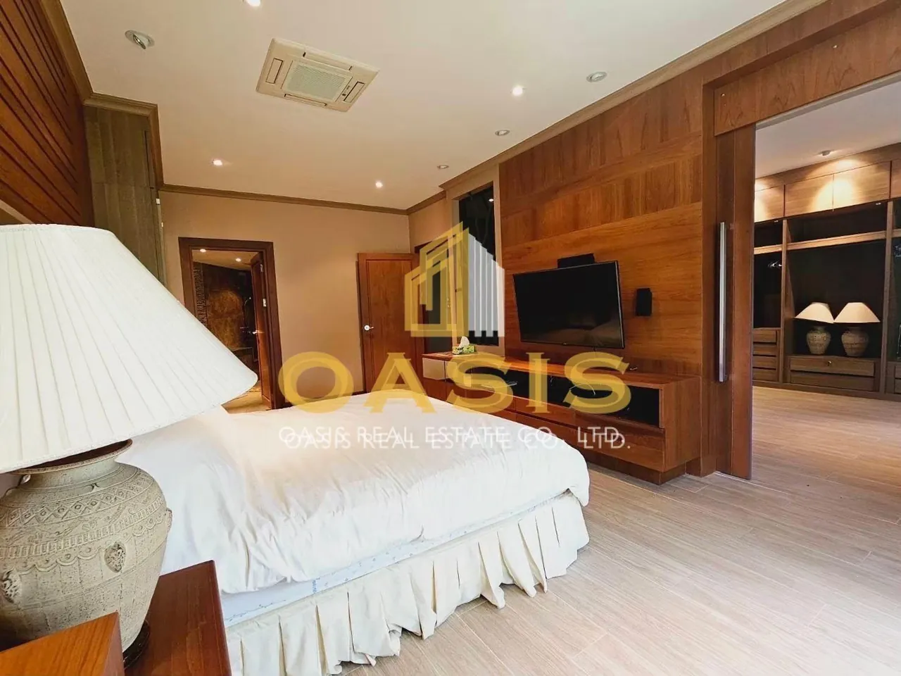 Beachfront Ground Floor Unit Baan Somprasong for Sale and Rent
