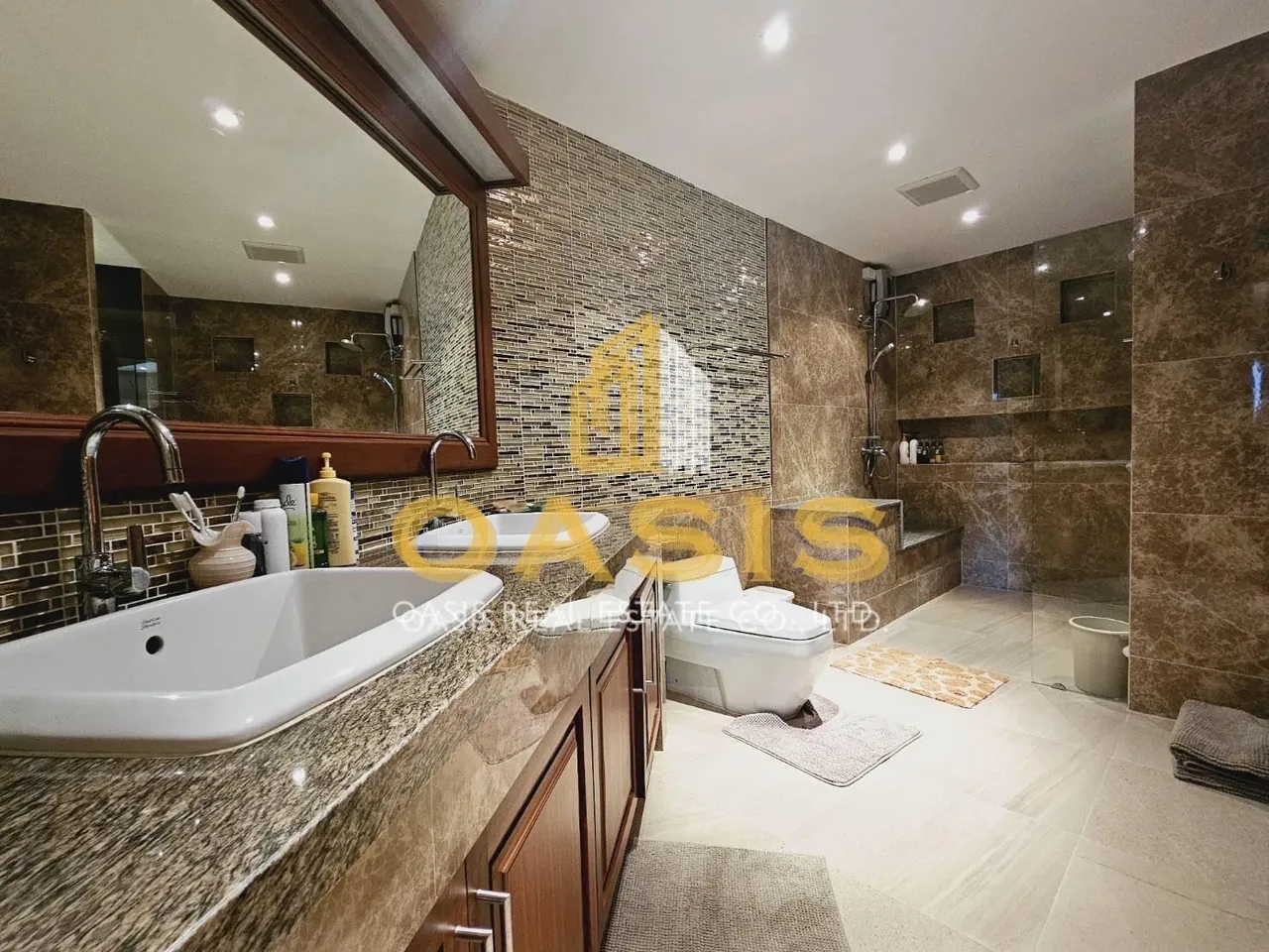 Beachfront Ground Floor Unit Baan Somprasong for Sale and Rent