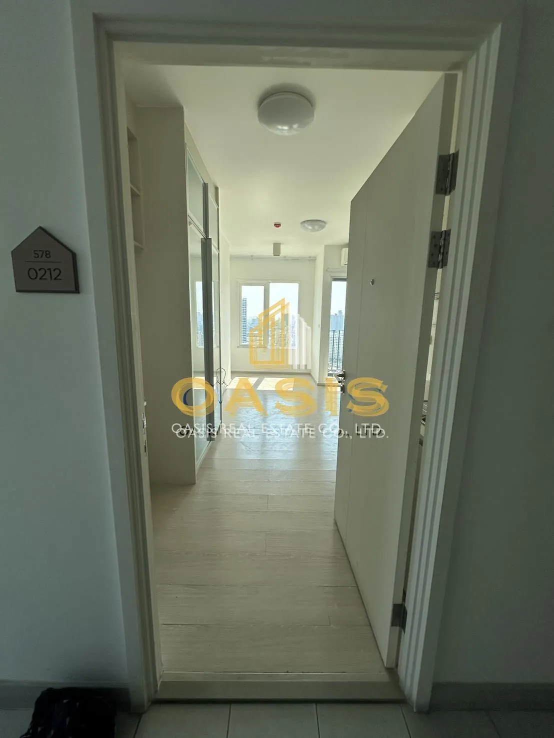 Chapter One Eco Ratchada-HuaiKhwang for sale