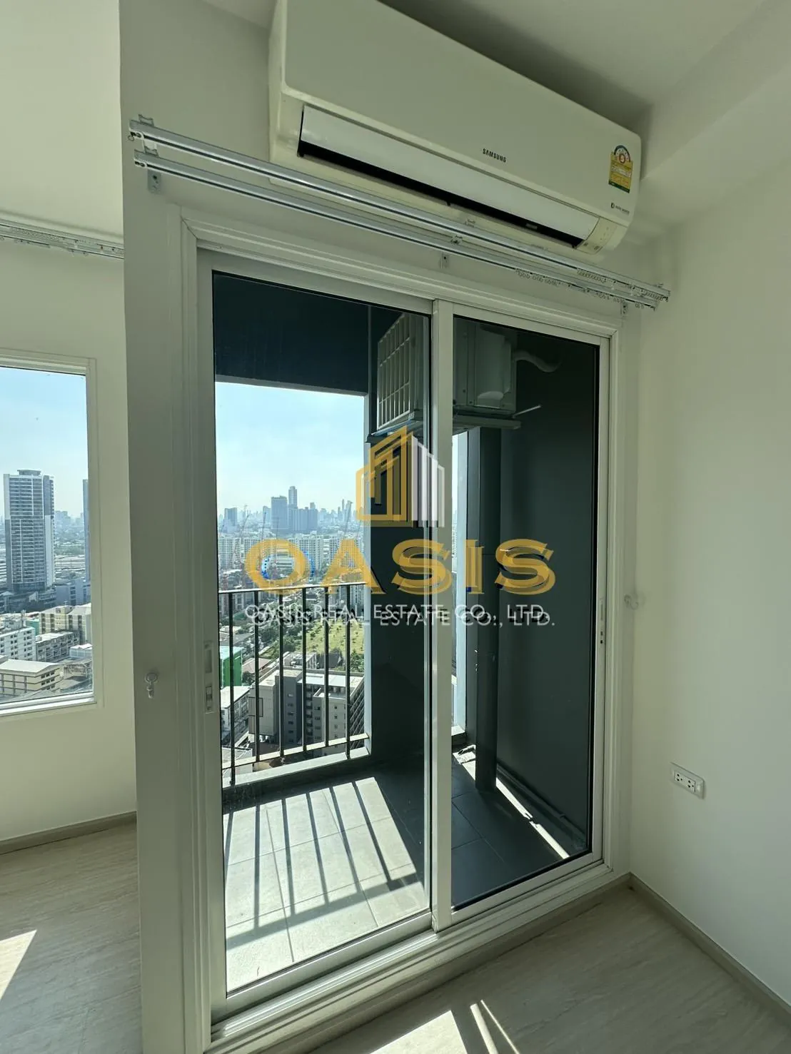 Chapter One Eco Ratchada-HuaiKhwang for sale