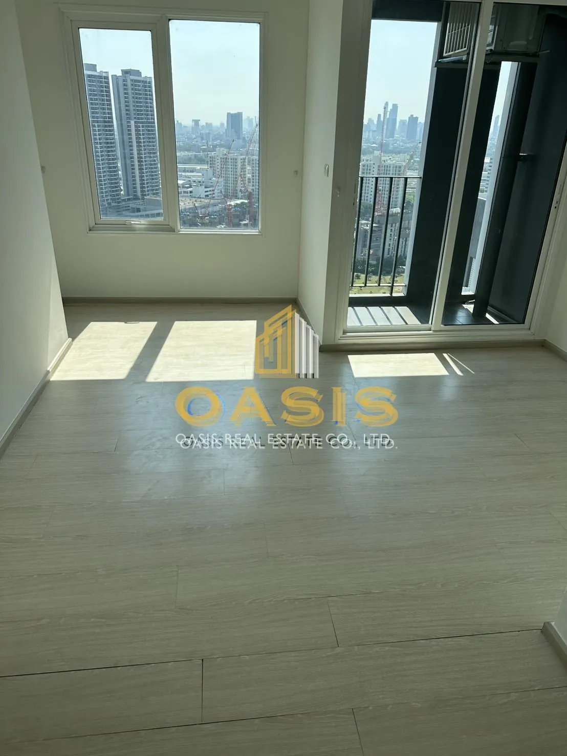 Chapter One Eco Ratchada-HuaiKhwang for sale